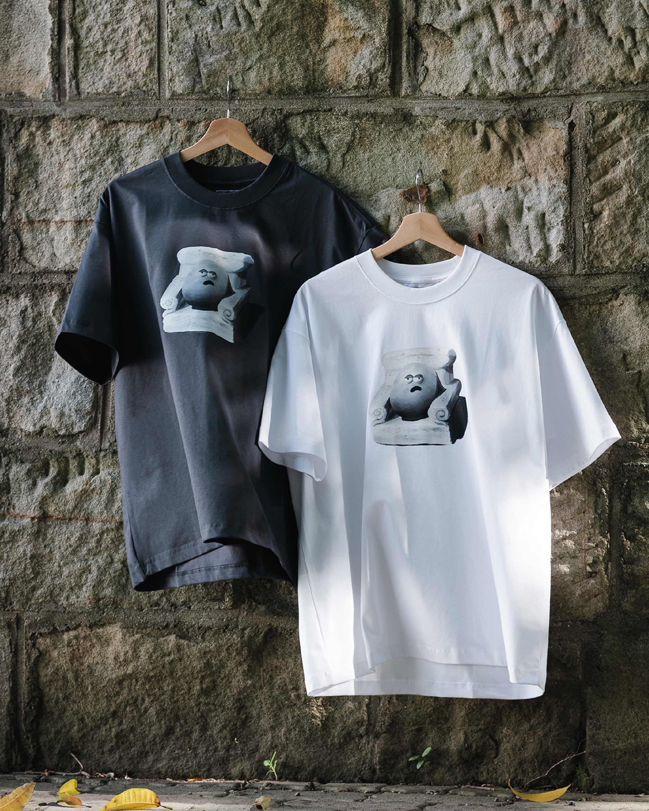 老玩具交易站 oldtoystation《沙發馬鈴薯》短袖 T-shirt