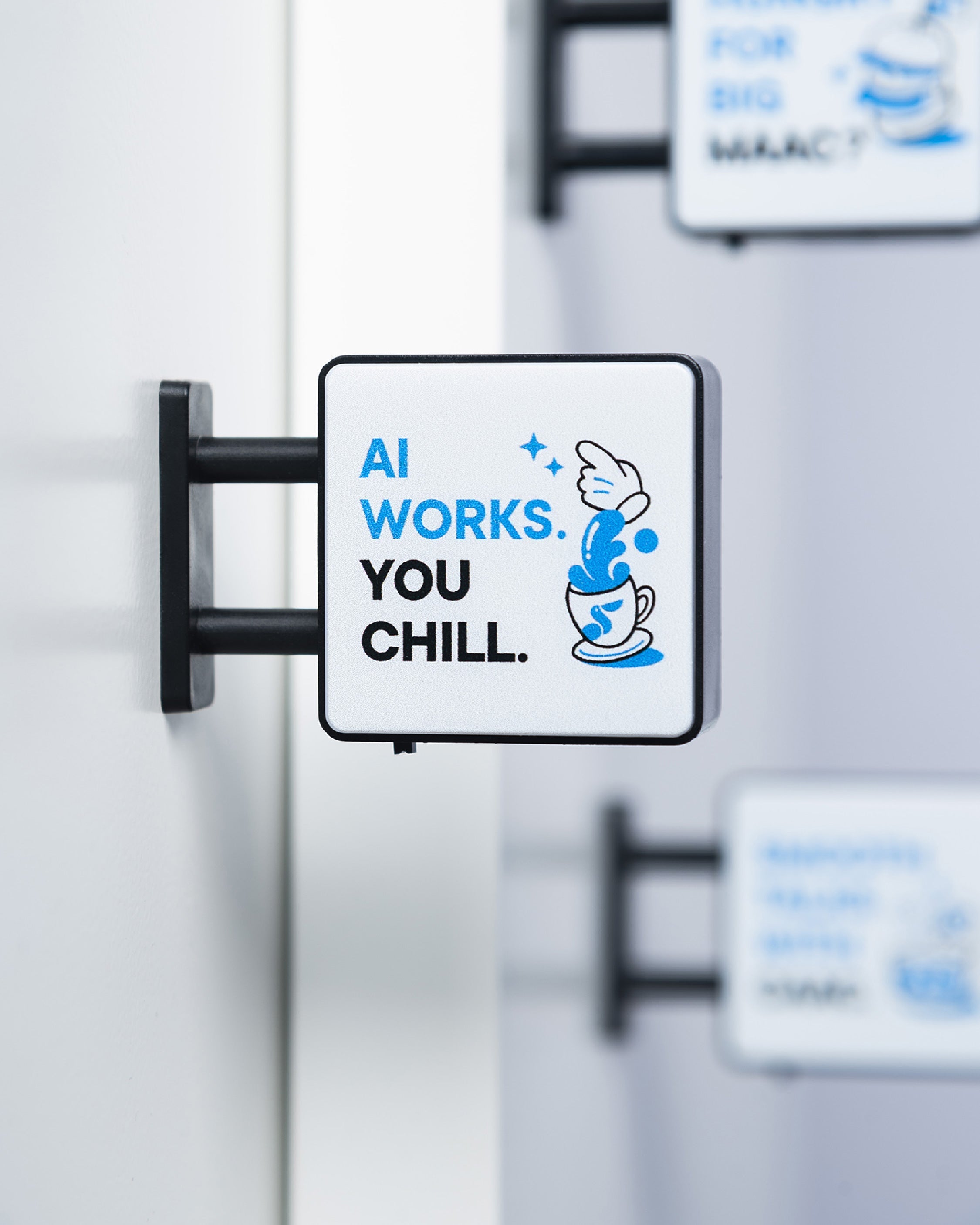 《漸強實驗室 Crescendo Lab》磁吸招牌迷你燈箱