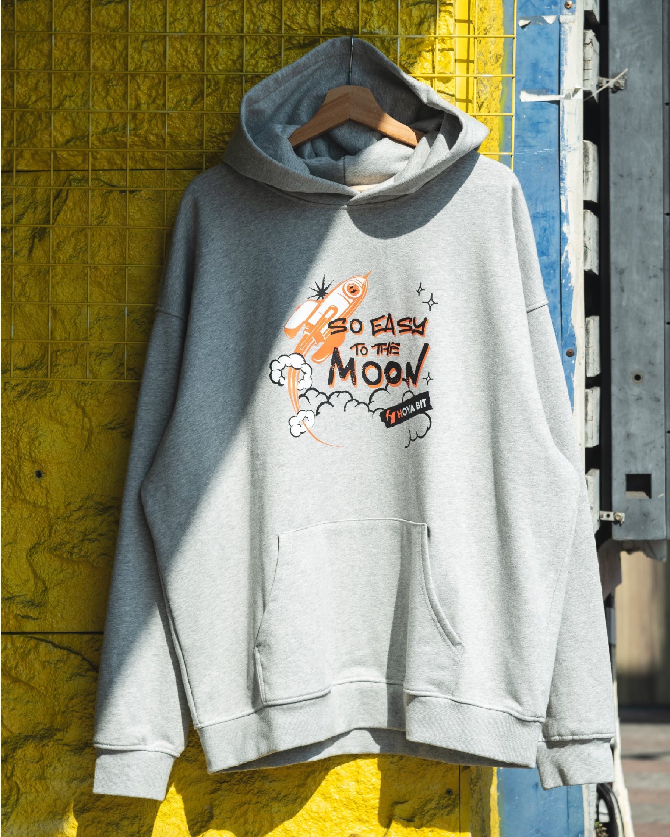 HOYA BIT《So easy to the MOON!》連帽 T-shirt