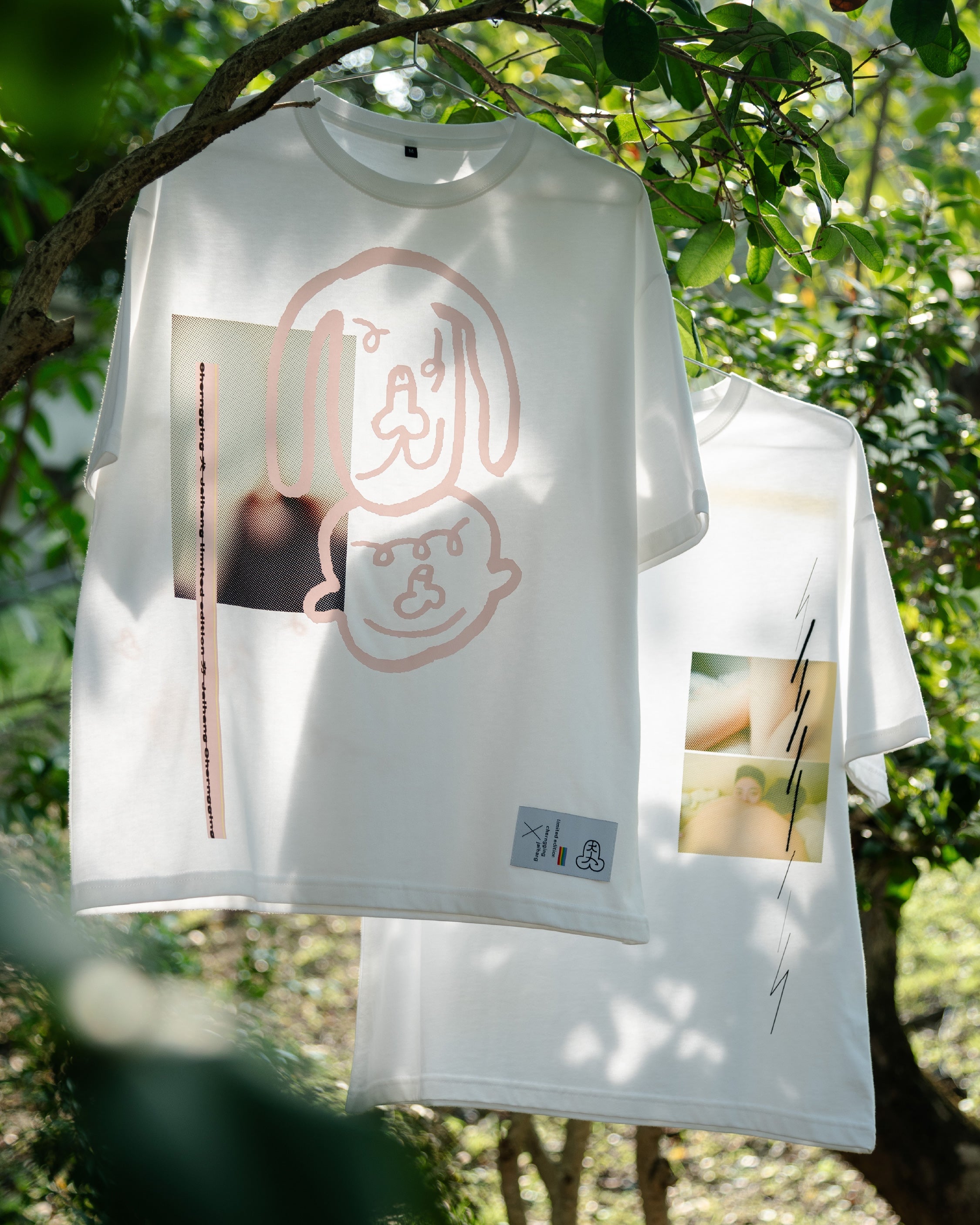 犬句彙社 X 林家夯《 Behind_the_Door 》短袖 T-shirt